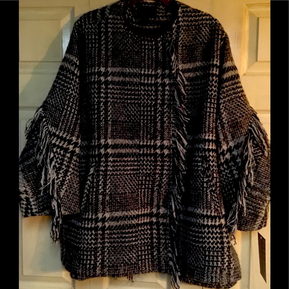 🌹FINAL PRICE Bernardo Fashions Stunning Fringes Women’s Coat!